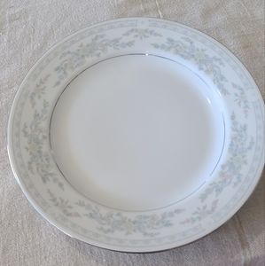Set of 4 dinner plates